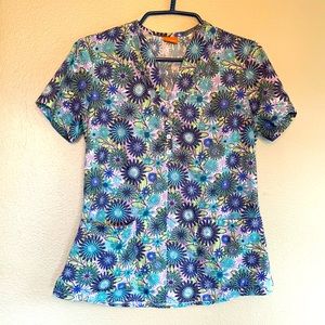 elan by Barco scrub top